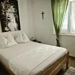 Apartment Petrovic *