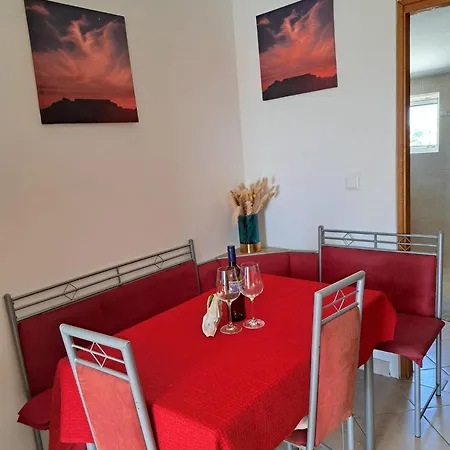 Petrovic Apartman Rogoznica